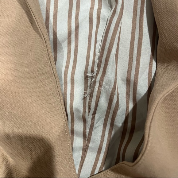 Blazer - Picture 2 of 3